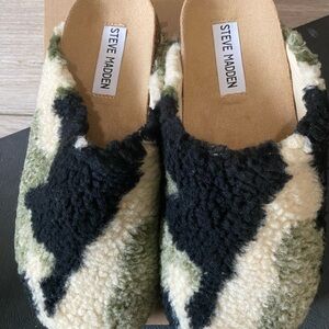 Steve Madden Women's Black and Green Fuzzy Mules